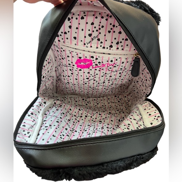 BETSEY JOHNSON - Large/Full Size Panda Hoodie Convertible Backpack Never Used it - Picture 5 of 8